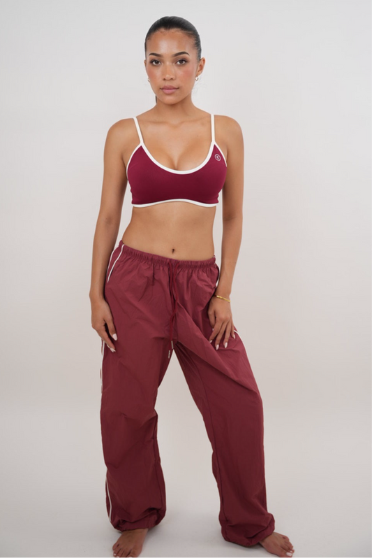 Pantalón rojo versátil de corte relajado "Acepto el cambio con gracia"