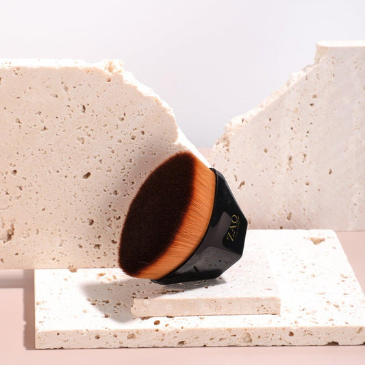 Hexagon Blending Liquid Foundation Kabuki Brush