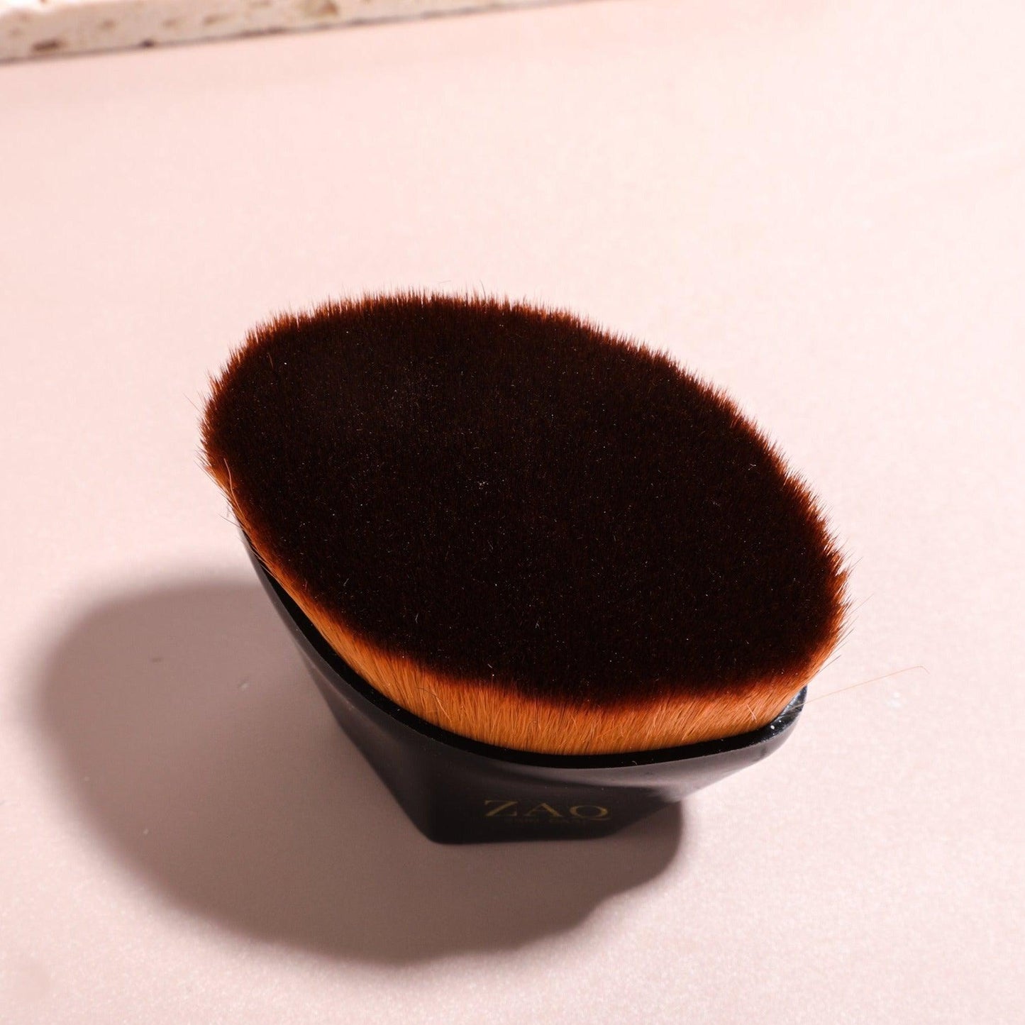 Hexagon Blending Liquid Foundation Kabuki Brush