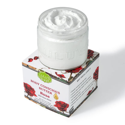 Mantequilla corporal consciente de agua de rosas para una hidratación superior y una piel calmada.