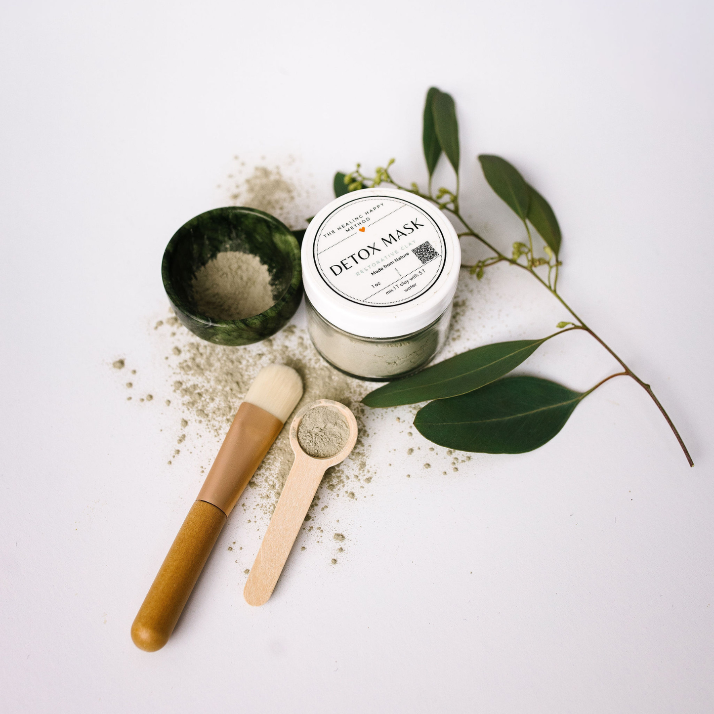 Mascarilla de arcilla restauradora para el cuidado de la piel.