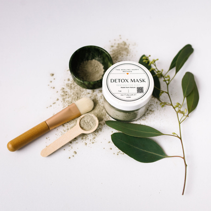 Mascarilla de arcilla restauradora para el cuidado de la piel.