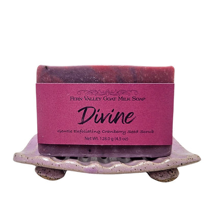 Jabón natural de leche de cabra | Exfoliante de semillas de arándano | Divine - Aroma floral almizclado