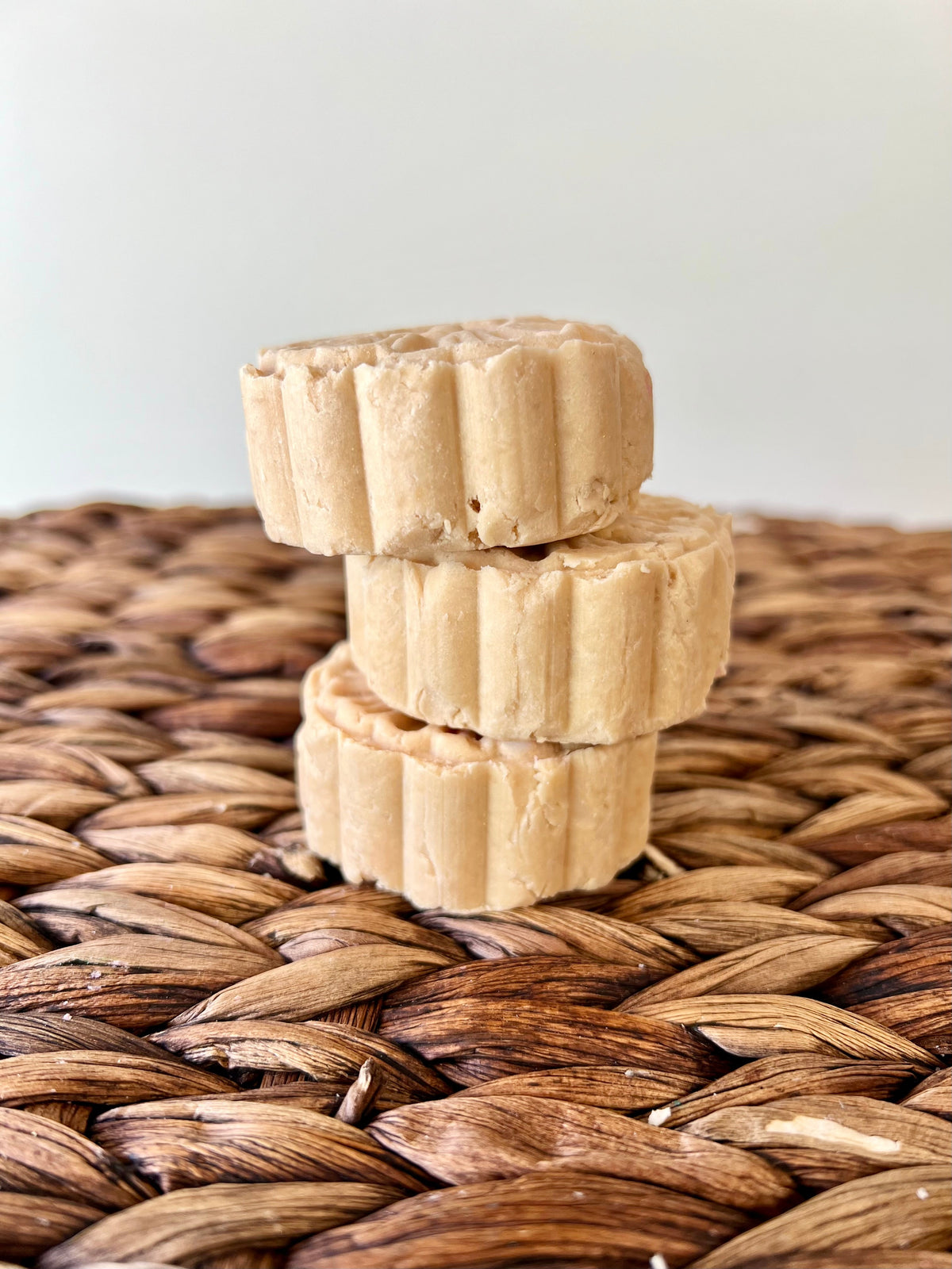 Oatmeal Milk & Honey Shampoo Bar
