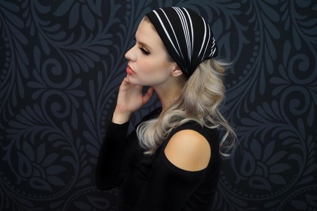 Rue - Wide Style  Sports Wrap (Pin Stripes)