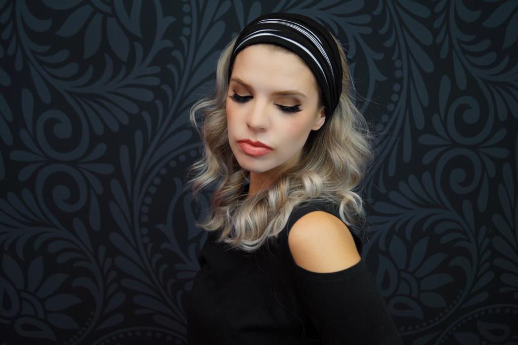 Rue - Wide Style  Sports Wrap (Pin Stripes)