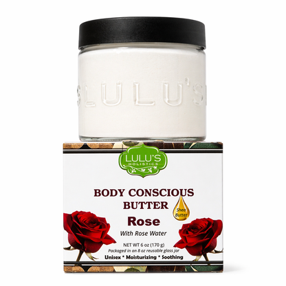 Mantequilla corporal consciente de agua de rosas para una hidratación superior y una piel calmada.