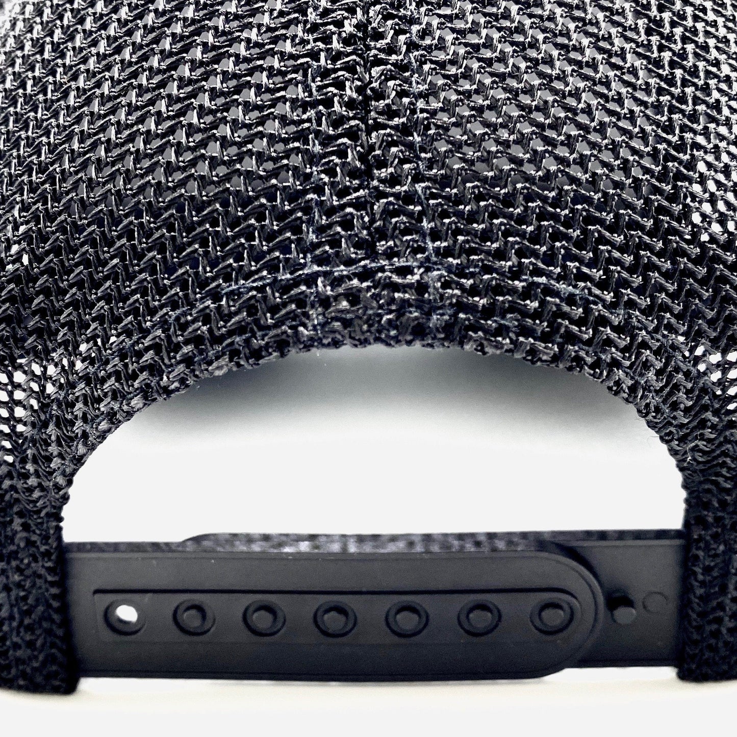 Artius Man Flexfit Trucker Snapback - Black