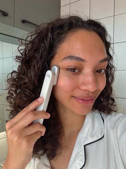 ZAQ Zayn 2.0 — 6-in-1 LED & Microcurrent Facial Wand