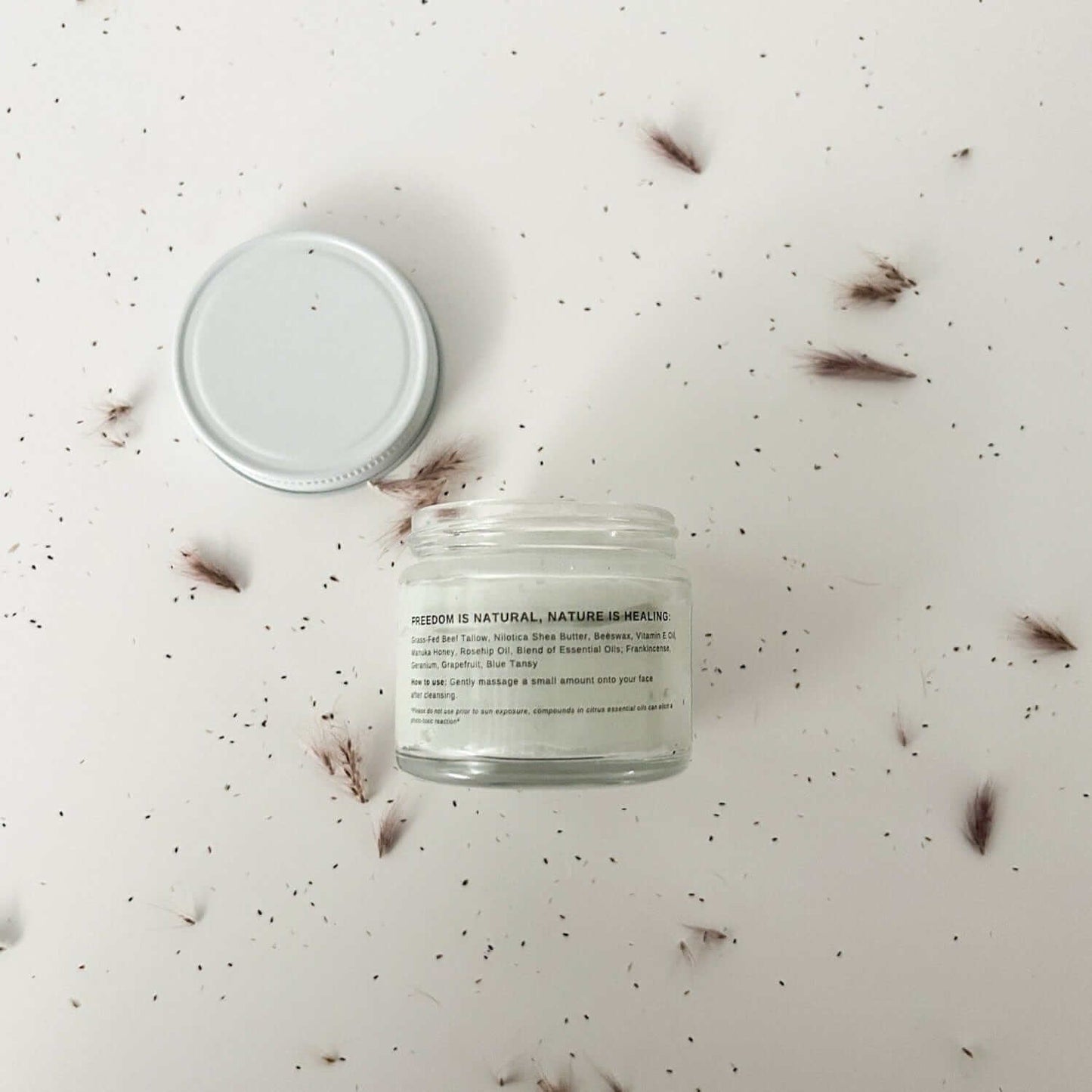 Manteca hidratante facial con aceites esenciales