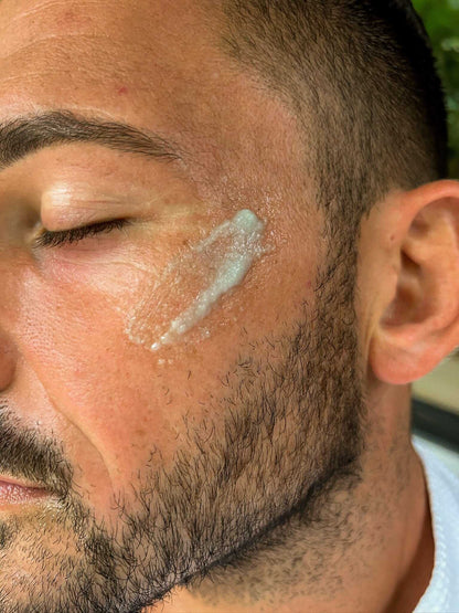 Manteca hidratante facial con aceites esenciales