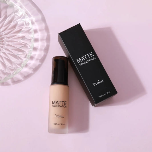 Base de maquillaje mate ligera