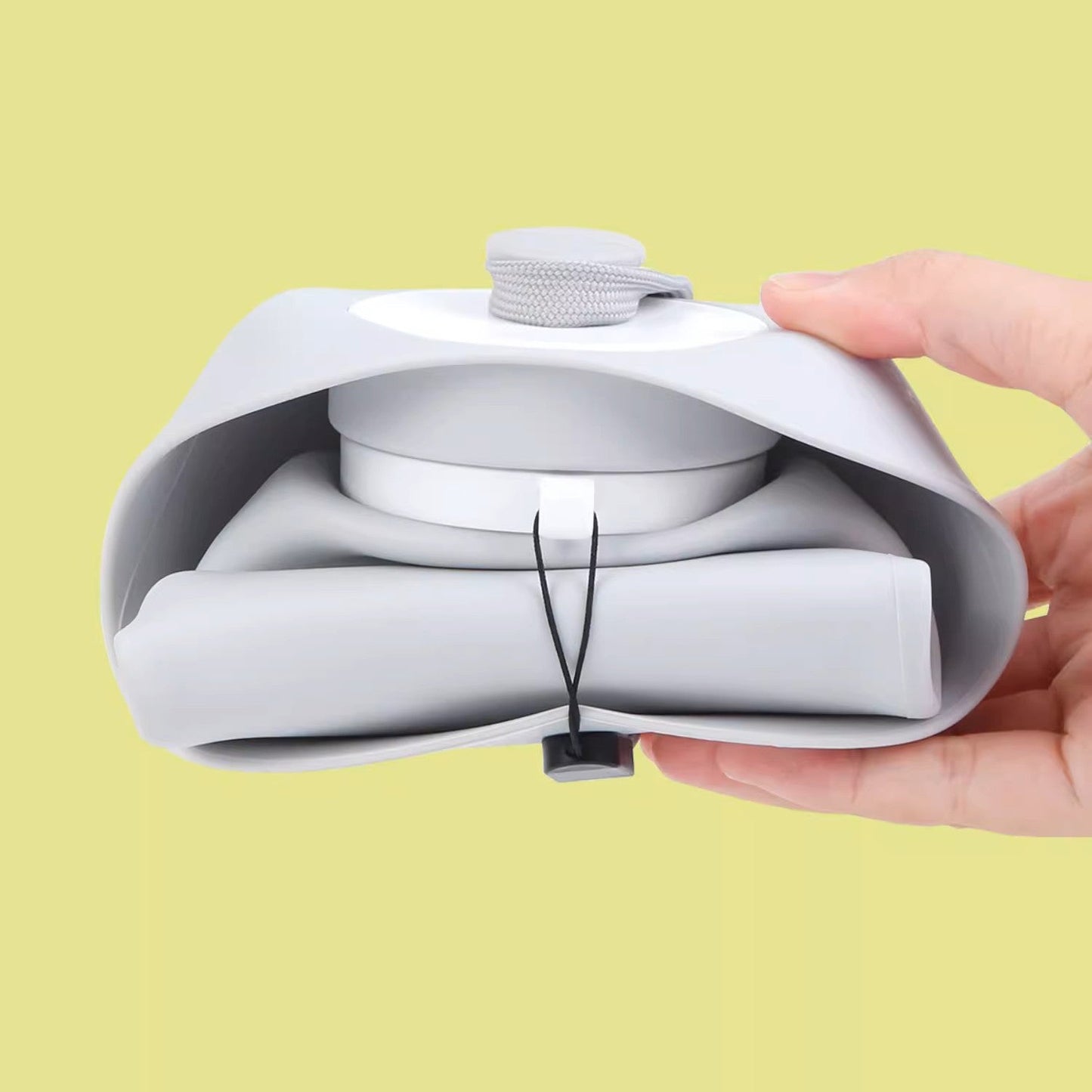 Portable Collapsible Pet Water Bottle by Milou & Lumi