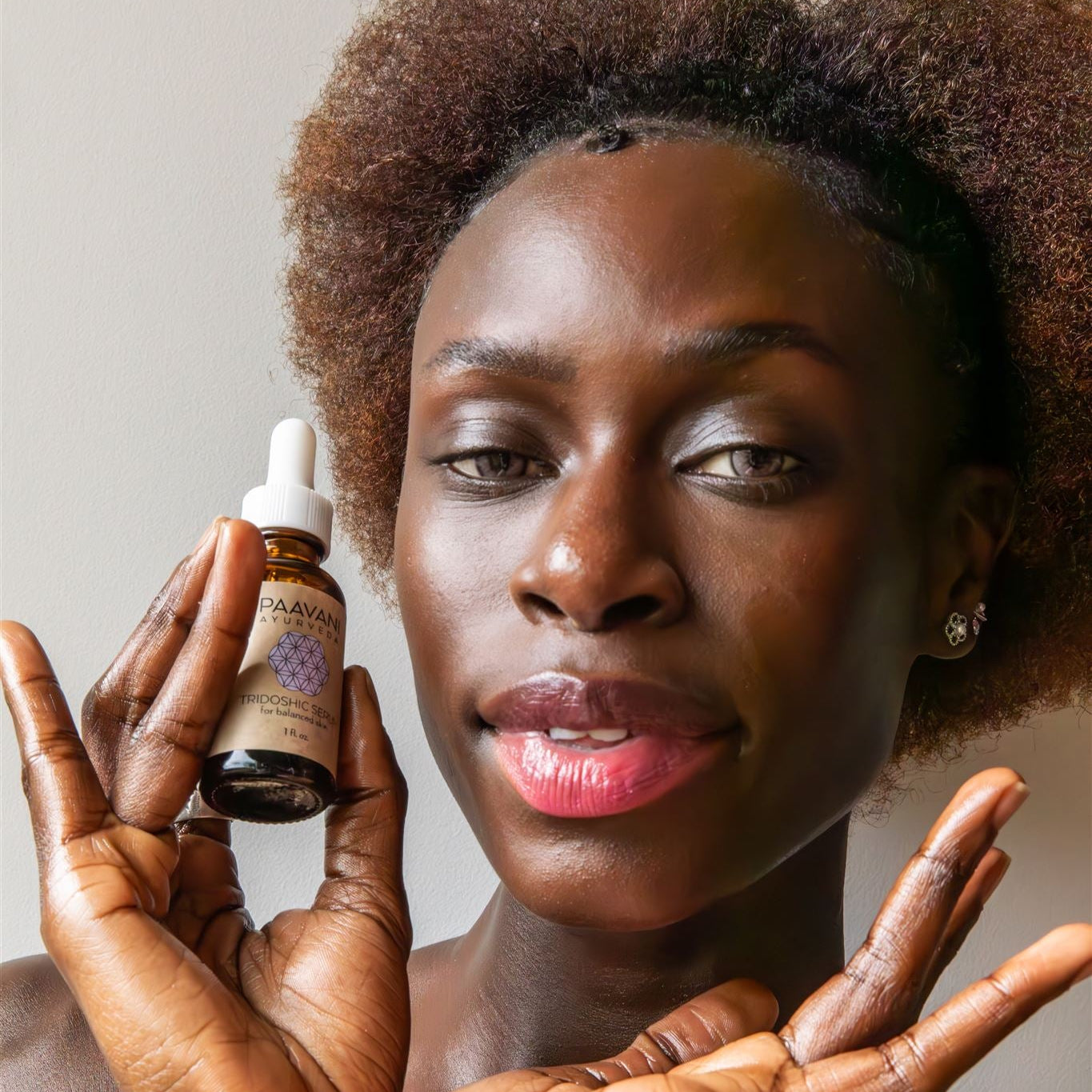 Suero Tridoshic | Aceite facial ayurvédico para una piel equilibrada y radiante