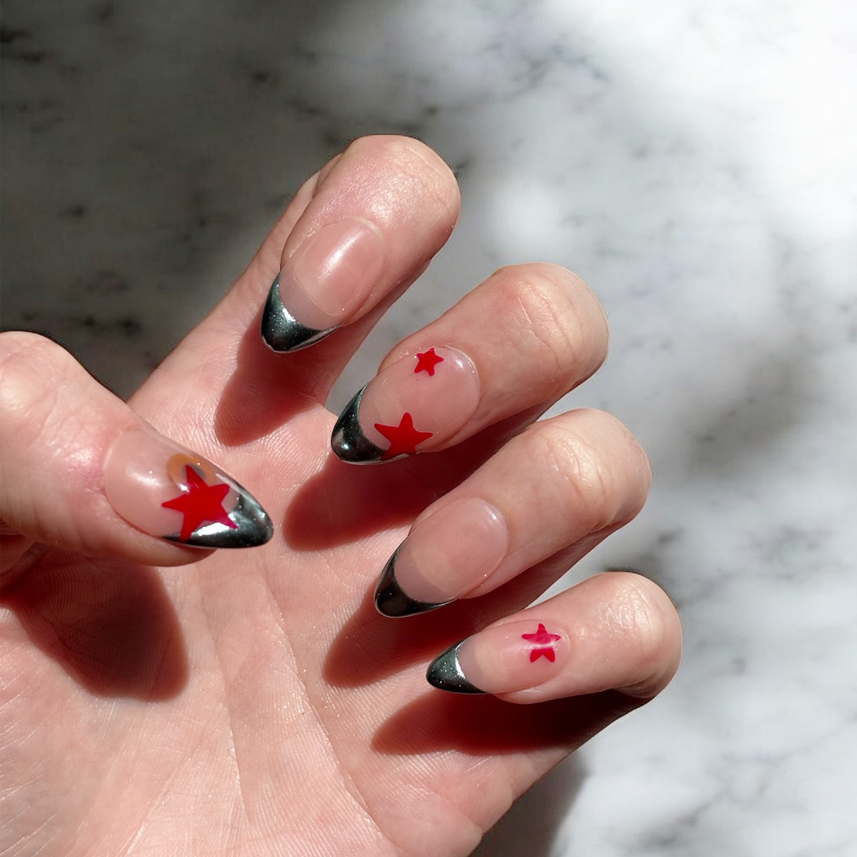 Accelerate 🇺🇸 NFC Nails That Share Your Socials