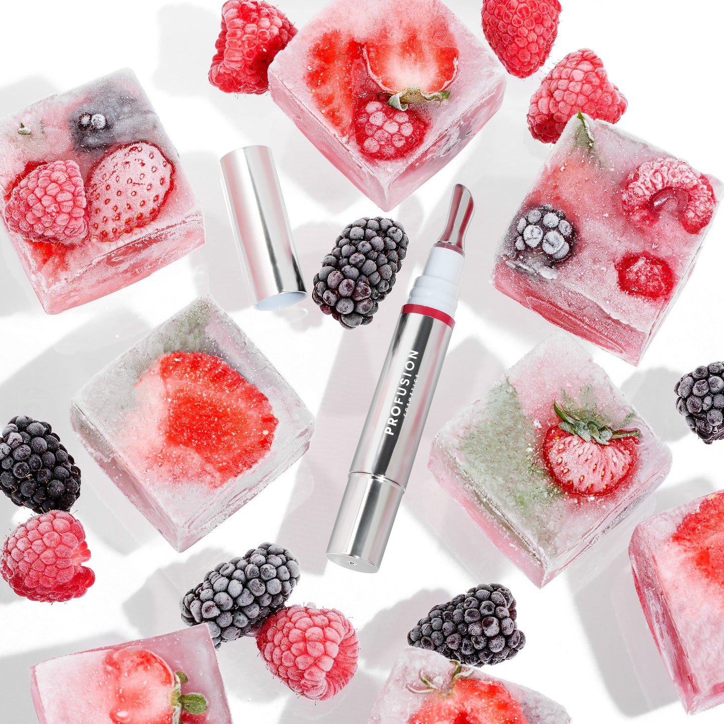 Brillo labial refrescante y voluminizador Frosted Kiss 