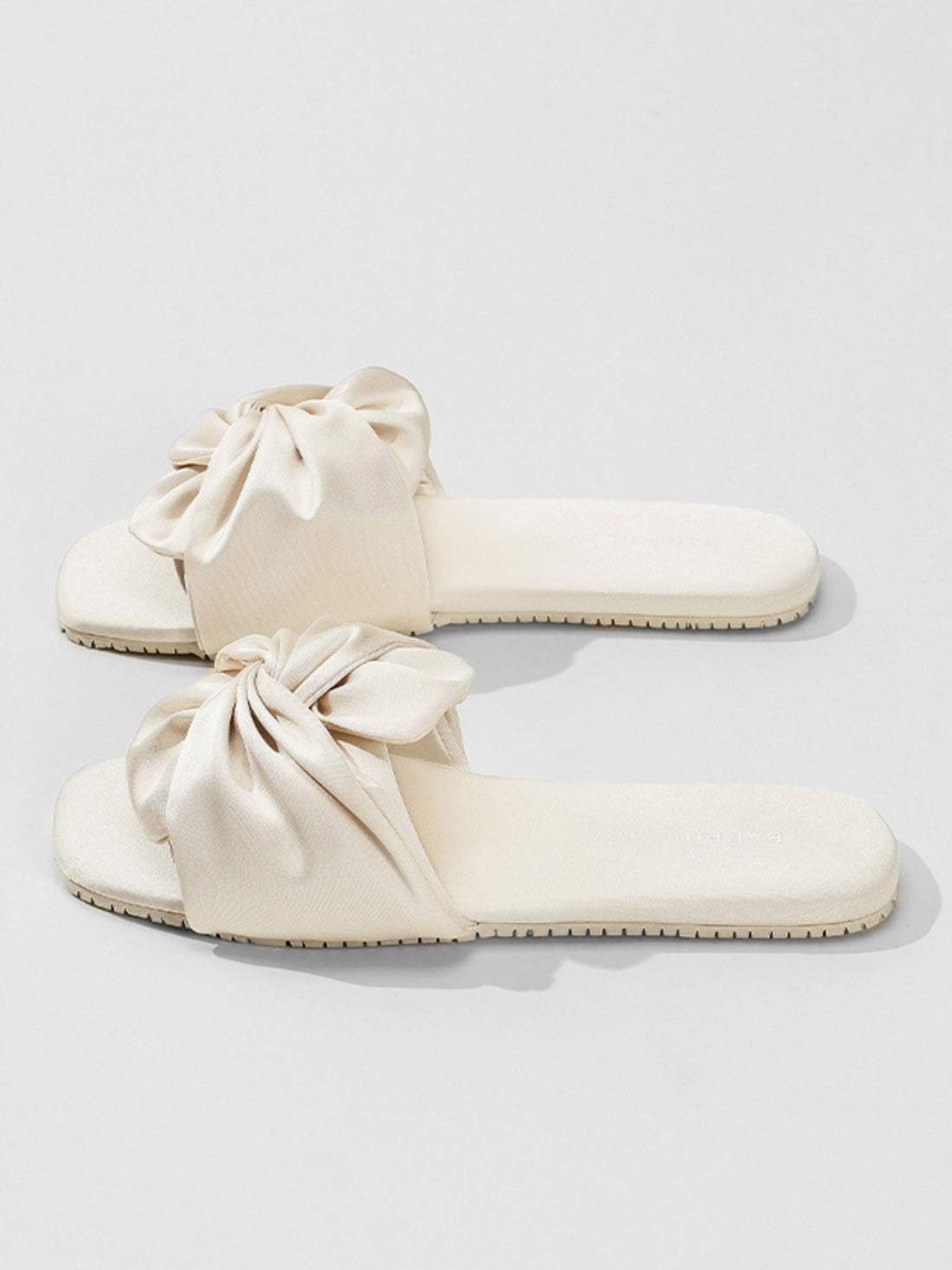 Chaussons à nœud en satin soyeux