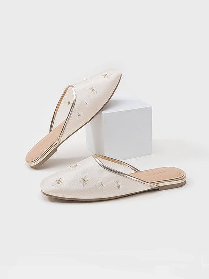 Oriental-Floral Mesh Closed-Toe Slippers