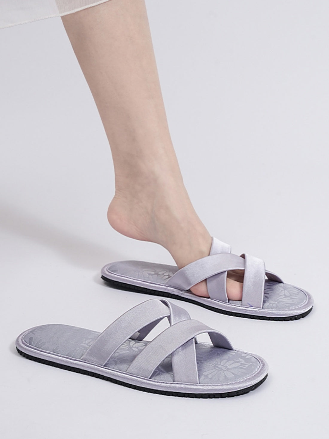 Eastern-Inspired Summer Slippers