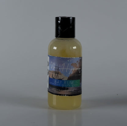 Lavado de barba con ron de laurel