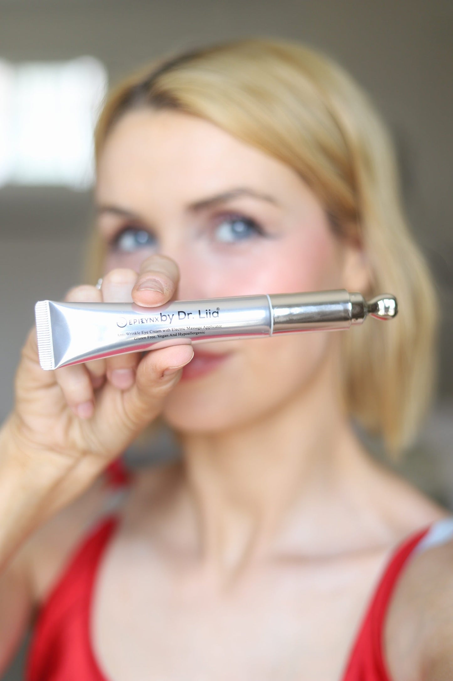 Cooling Depuffing Eye Cream