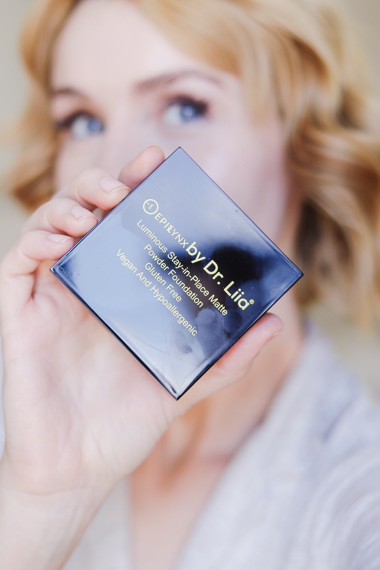 Luminous Powder Foundation for Mature Skin