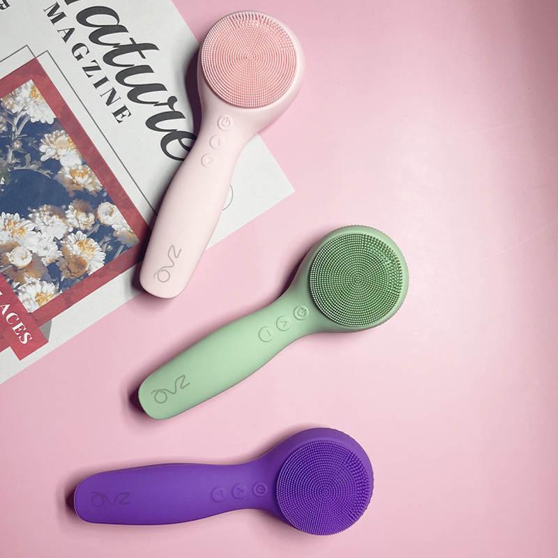 IUV Sonic LED Red/Blue Silicone Thermo Cleansing Brush with Microcurrent