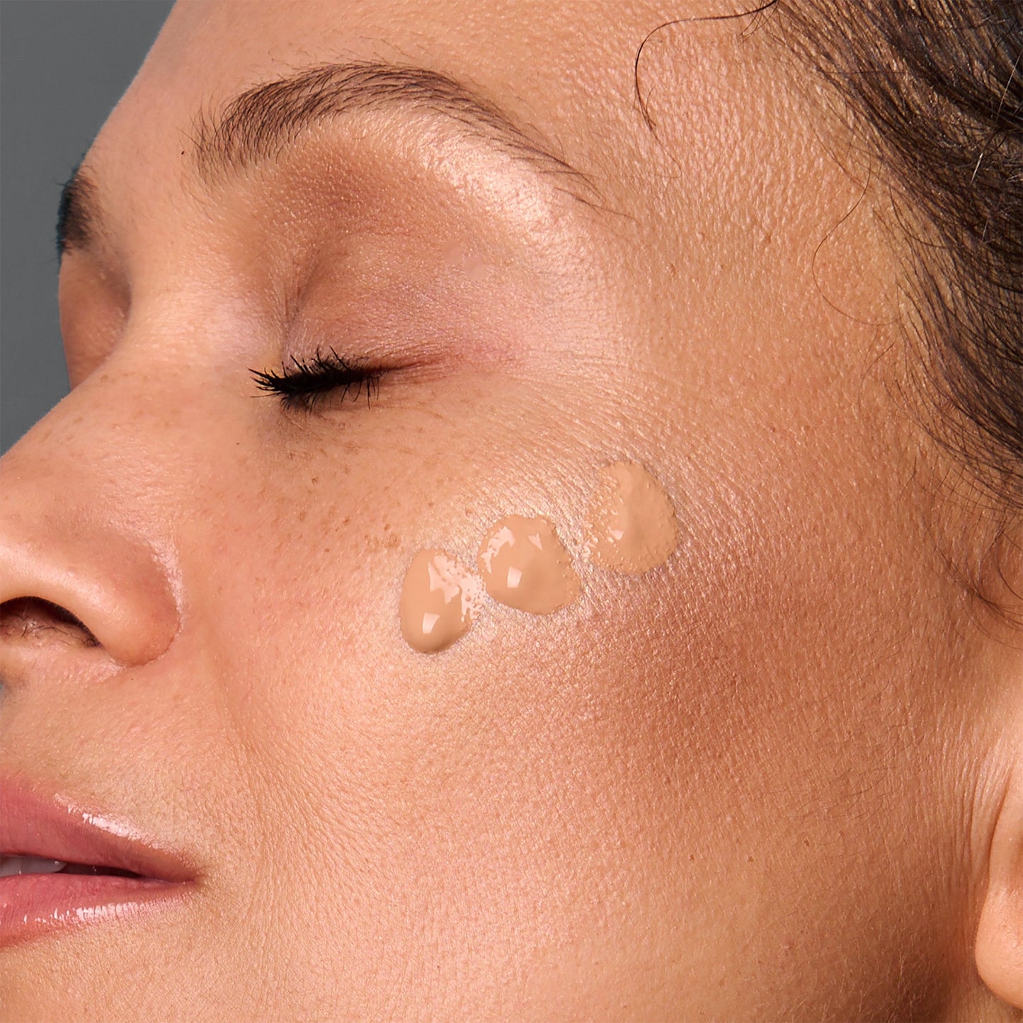 Dúo corrector y base en crema SMOOTH®