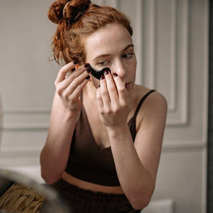 BLACK OBSIDIAN EYE MASK - DETOXIFYING