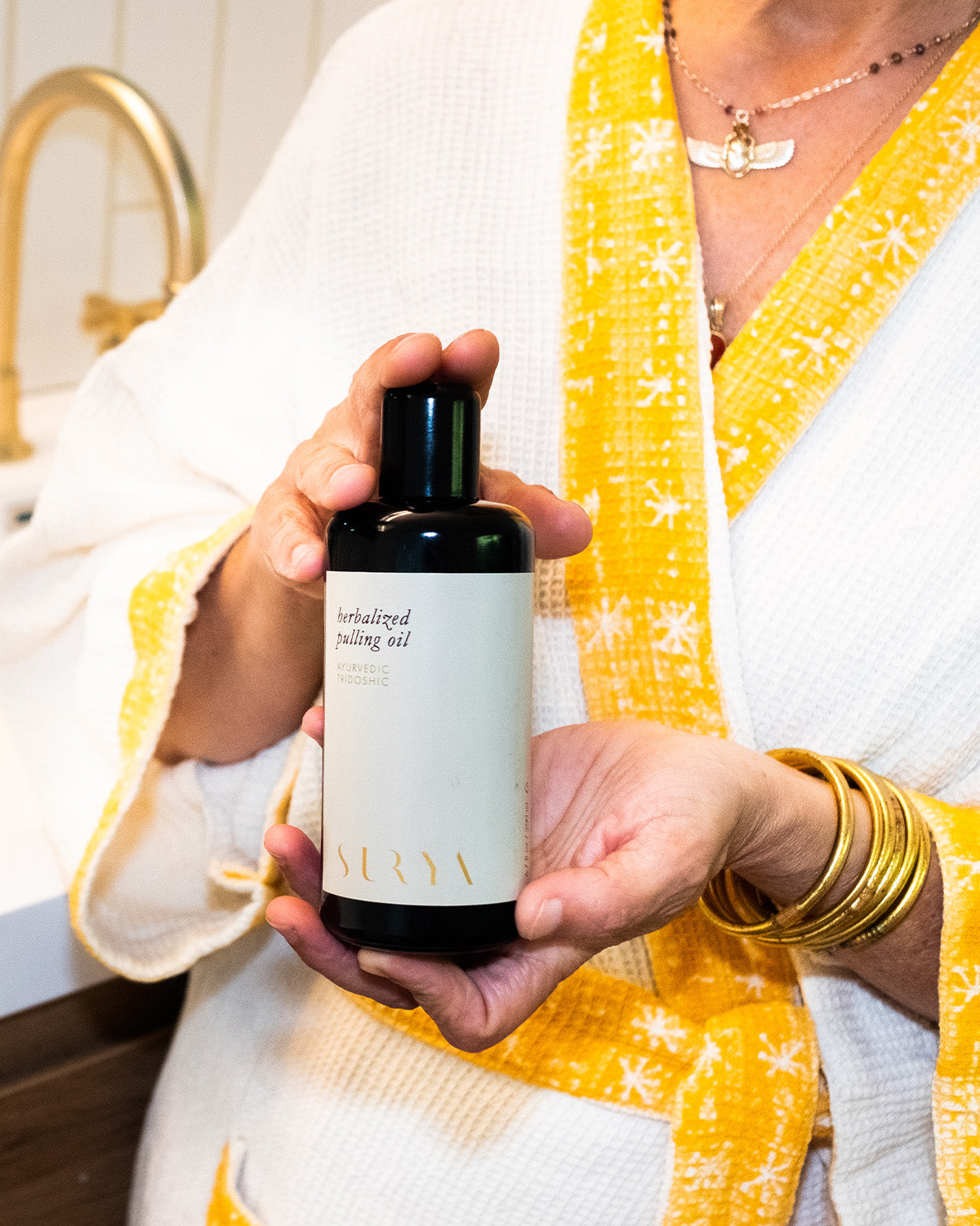 Huile de rincage buccale aux herbes