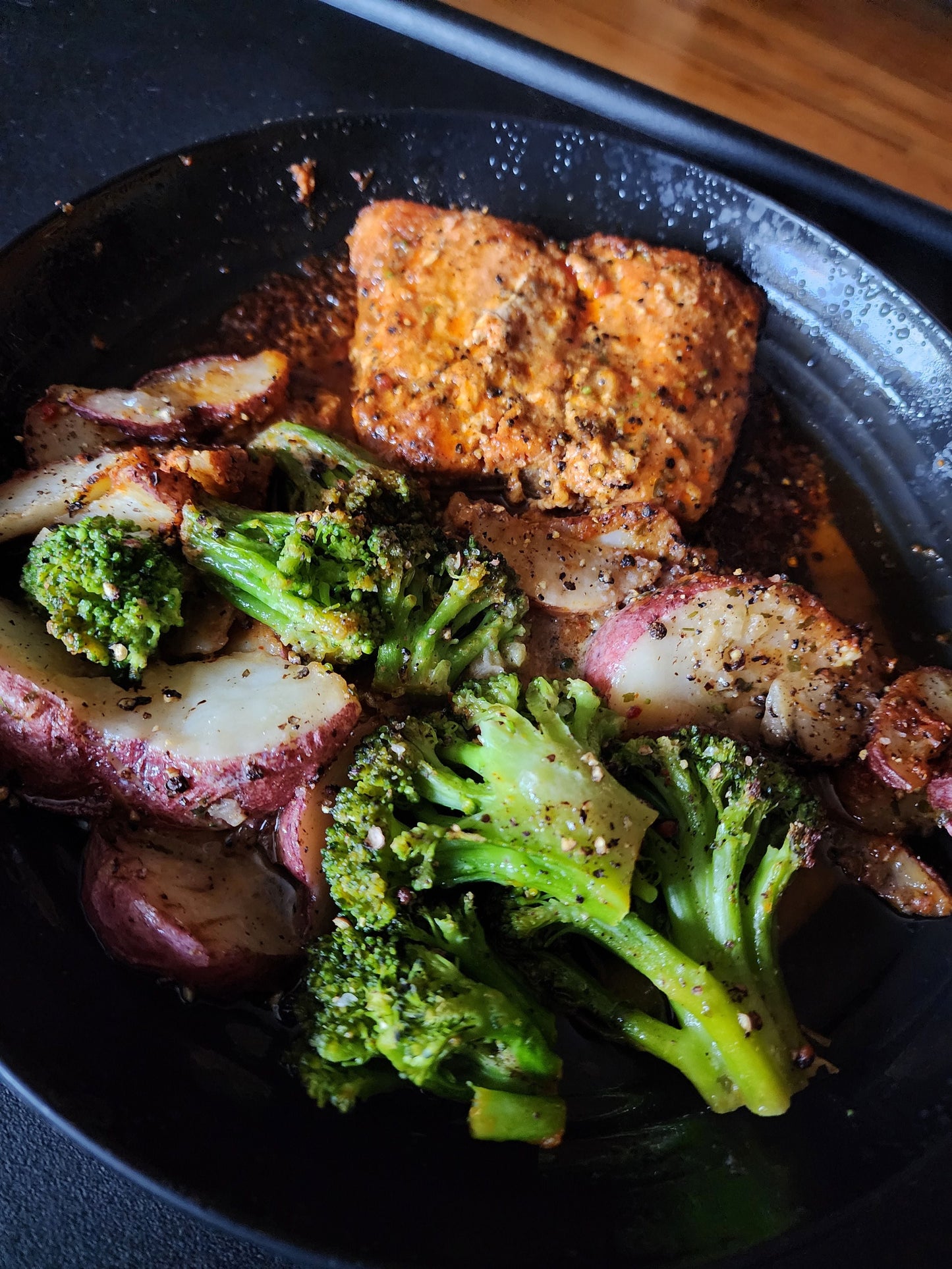 Ready to Bake: Savory Garlic Salmon Dinner Kit