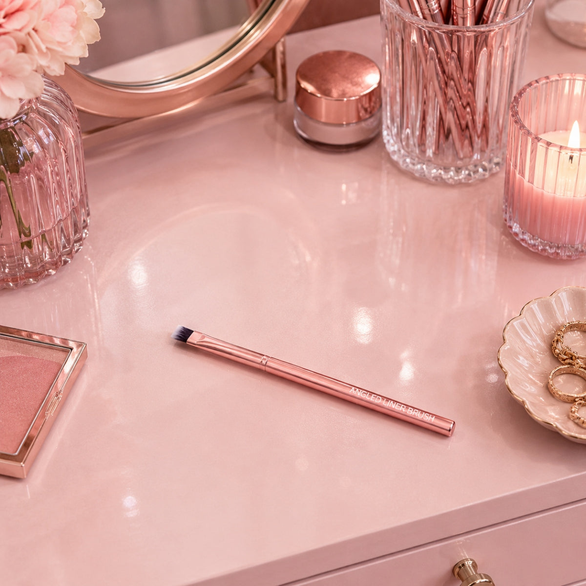 Pincel delineador angular de oro rosa