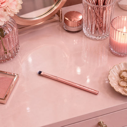 Pincel delineador angular de oro rosa