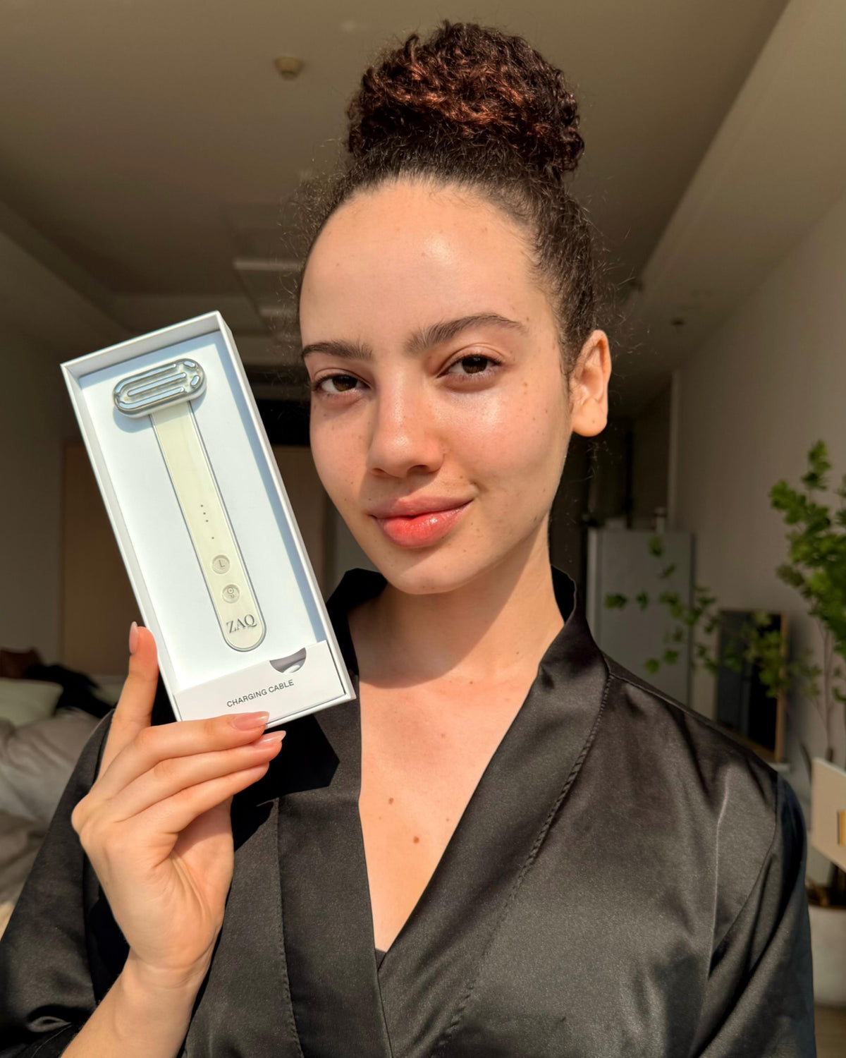 ZAQ Zayn 2.0 — 6-in-1 LED & Microcurrent Facial Wand