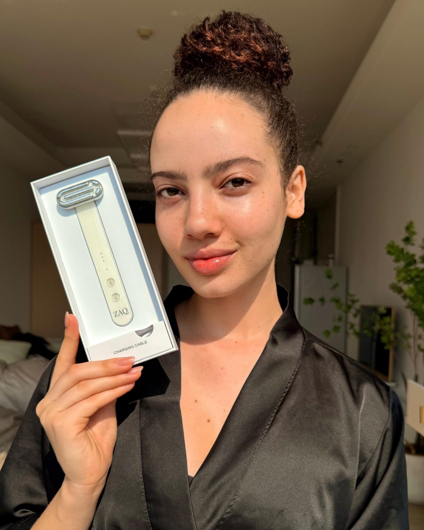 ZAQ Zayn 2.0 — 6-in-1 LED & Microcurrent Facial Wand